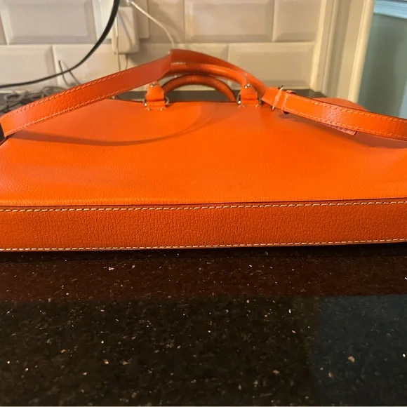 NWOT Kate Spade Orange Leather laptop bag.  May be worn crossbody.  MSRP $230 - Picture 4 of 6